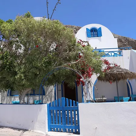 Flora Santorini Tatil Evi