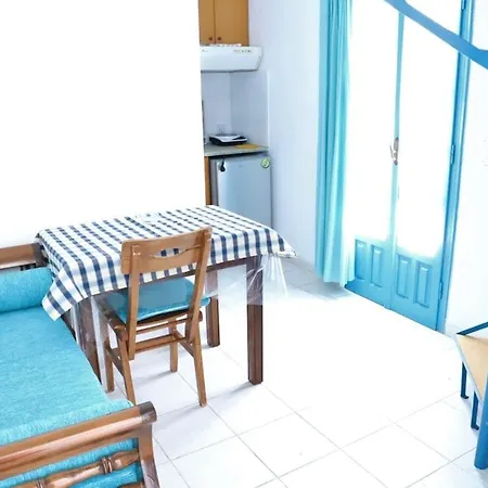 Santorini Seaside Retreat - Flora's Summer Escape *