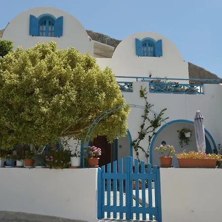 Santorini Seaside Retreat - Flora's Summer Escape Holiday home Perissa (Santorini)