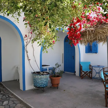 Santorini Seaside Retreat - Flora's Summer Escape *