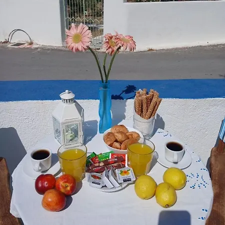 Flora Santorini 度假居 佩里萨